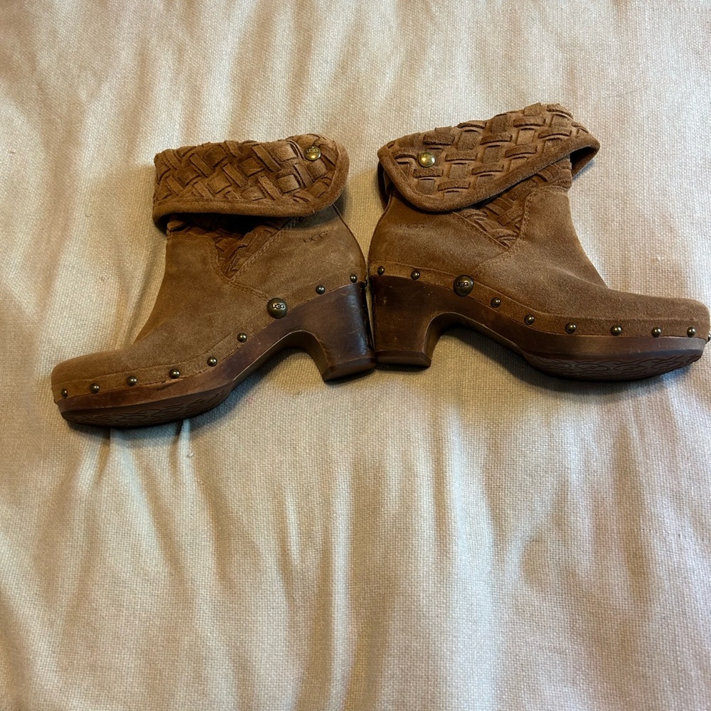 Ugg Lynnea basket weave suede wooden clog heel boots size 7?